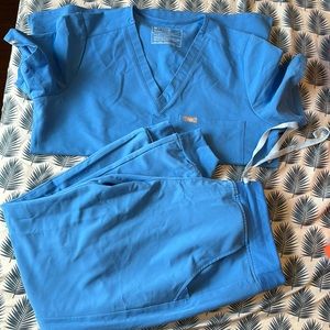 Medium scrub top and medium petite scrub joggers